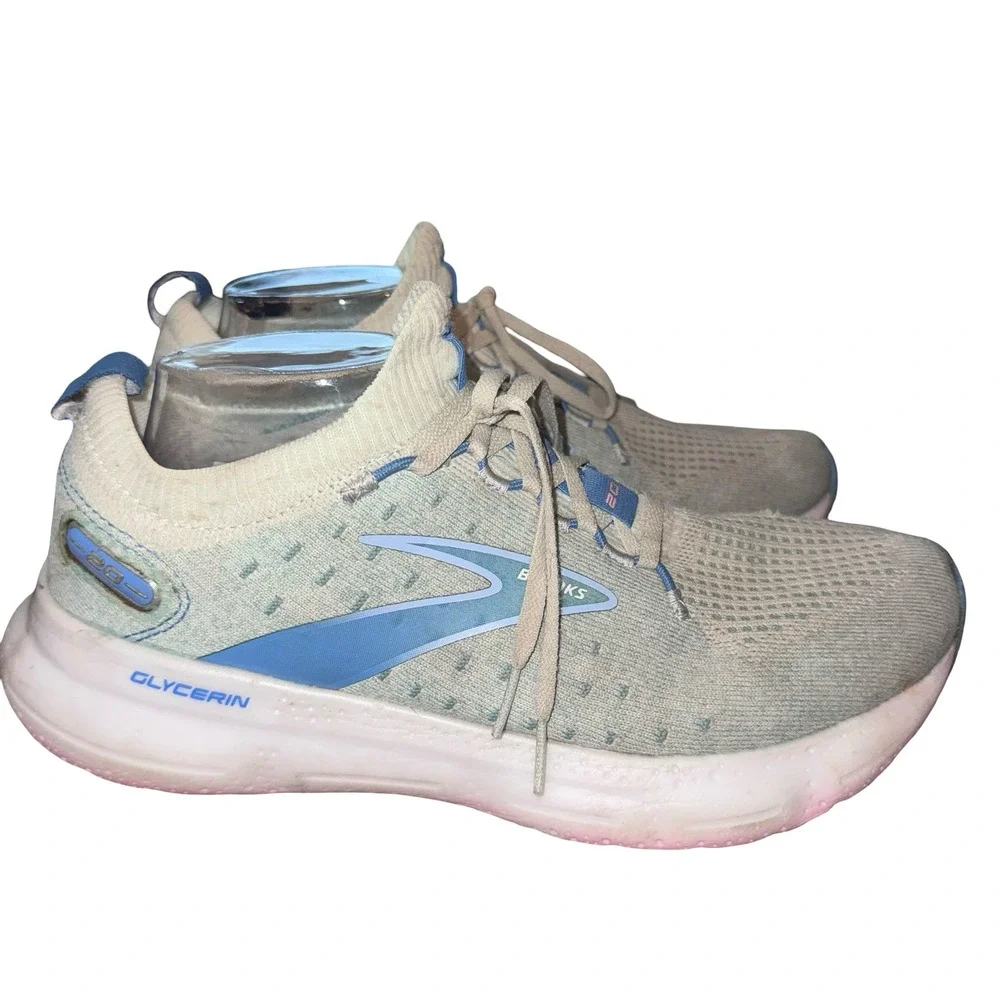 Engineered Flat Knit Mesh Upper